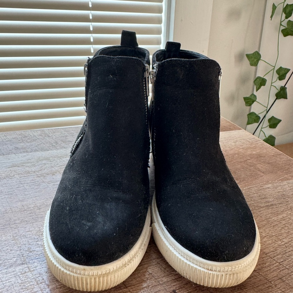 DV by Dolce Vita Black Wedges